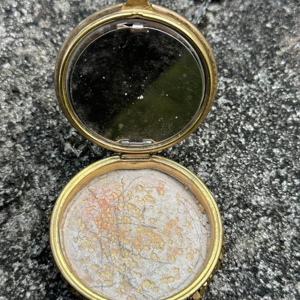 VTG Galleon Ship Powder Compact Gold Tone Guilloché Foil Nautical Vanity Compact